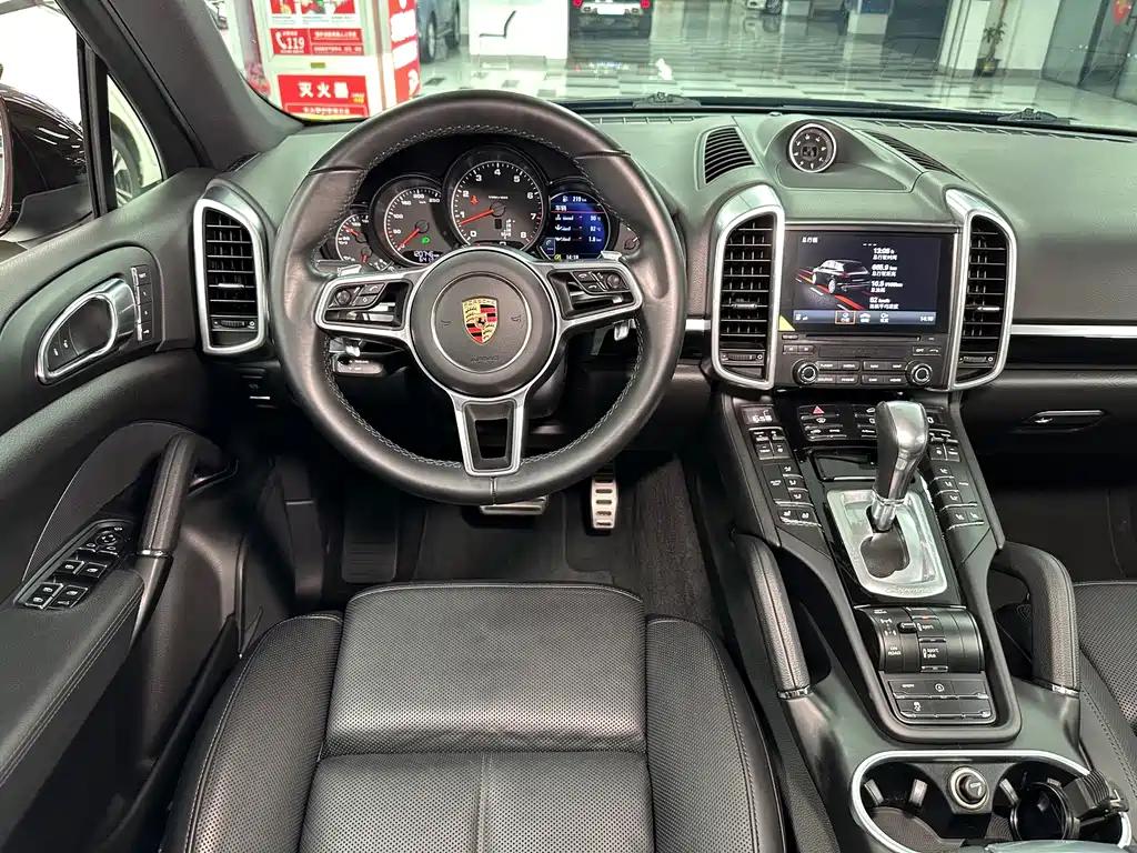 Porsche Cayenne — миниатюра 15