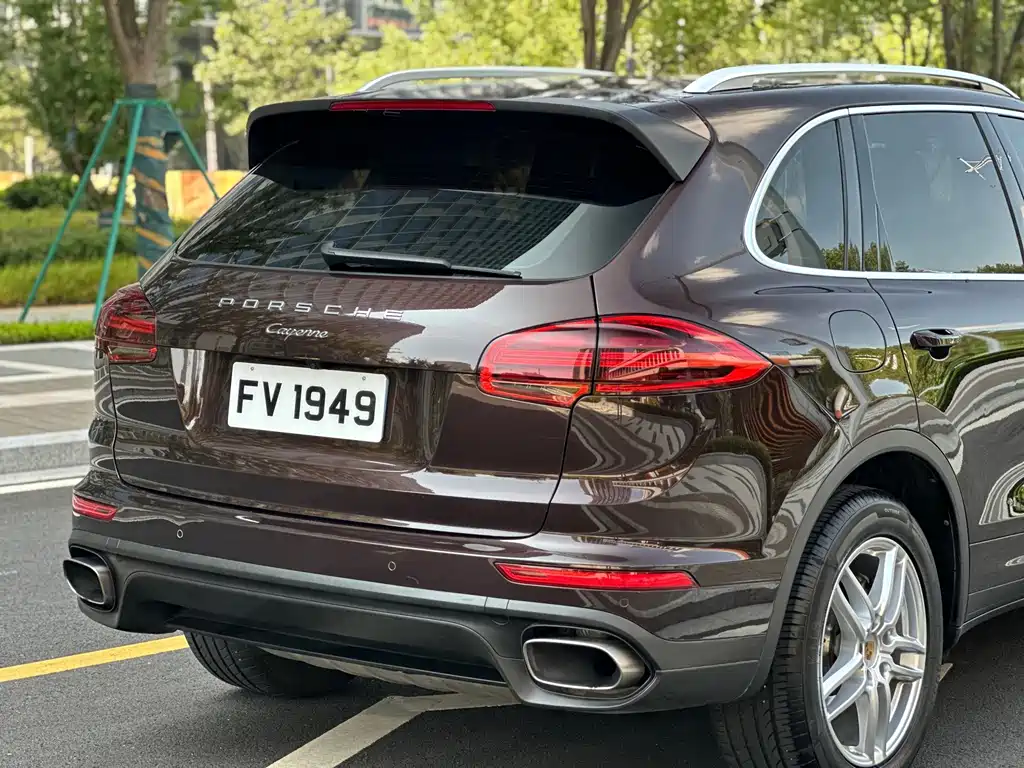 Porsche Cayenne — миниатюра 8