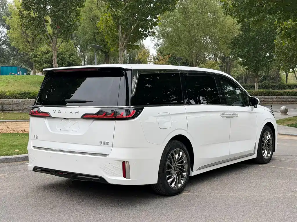 VOYAH Dreamer — миниатюра 9