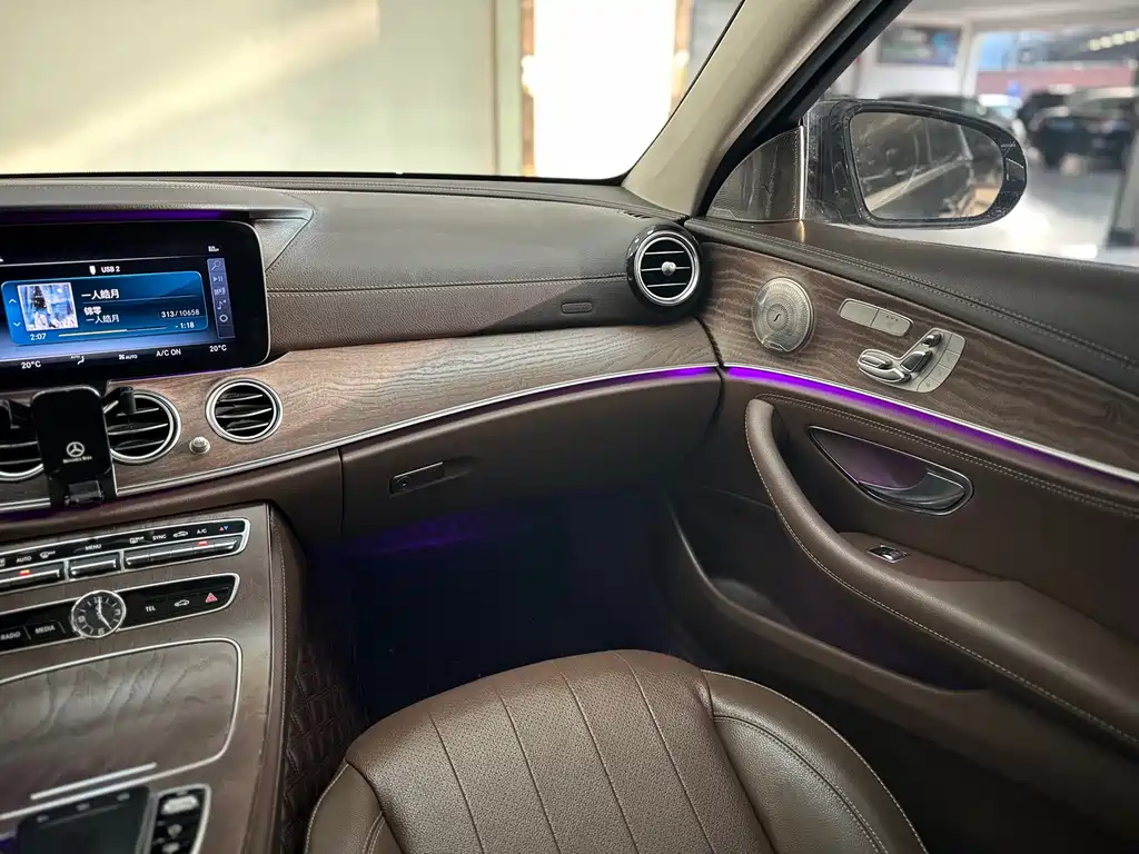 MERCEDES-BENZ E CLASS