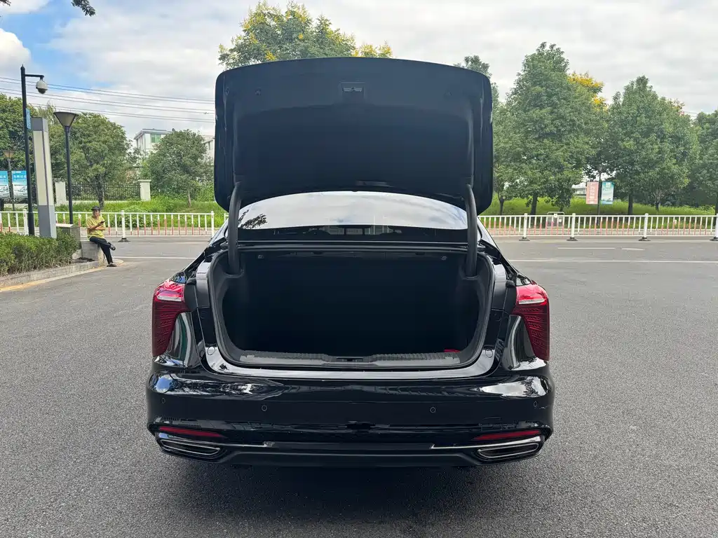 Hongqi Hongqi H5 — миниатюра 17