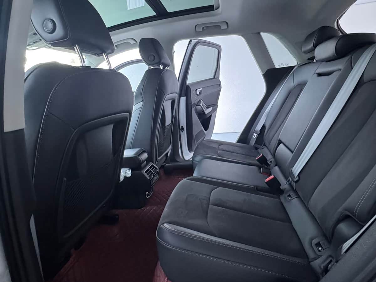 Audi Q3 1.4 л 2022 г. Белый, пробег 18000 км