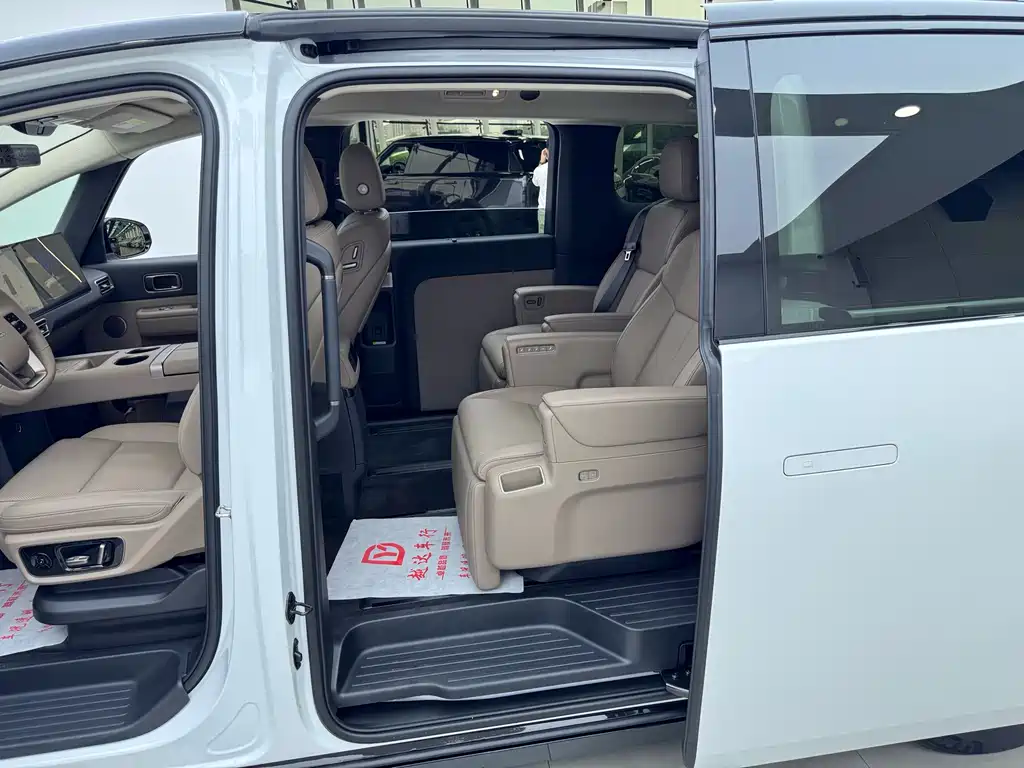 Li Auto Li MEGA — миниатюра 8
