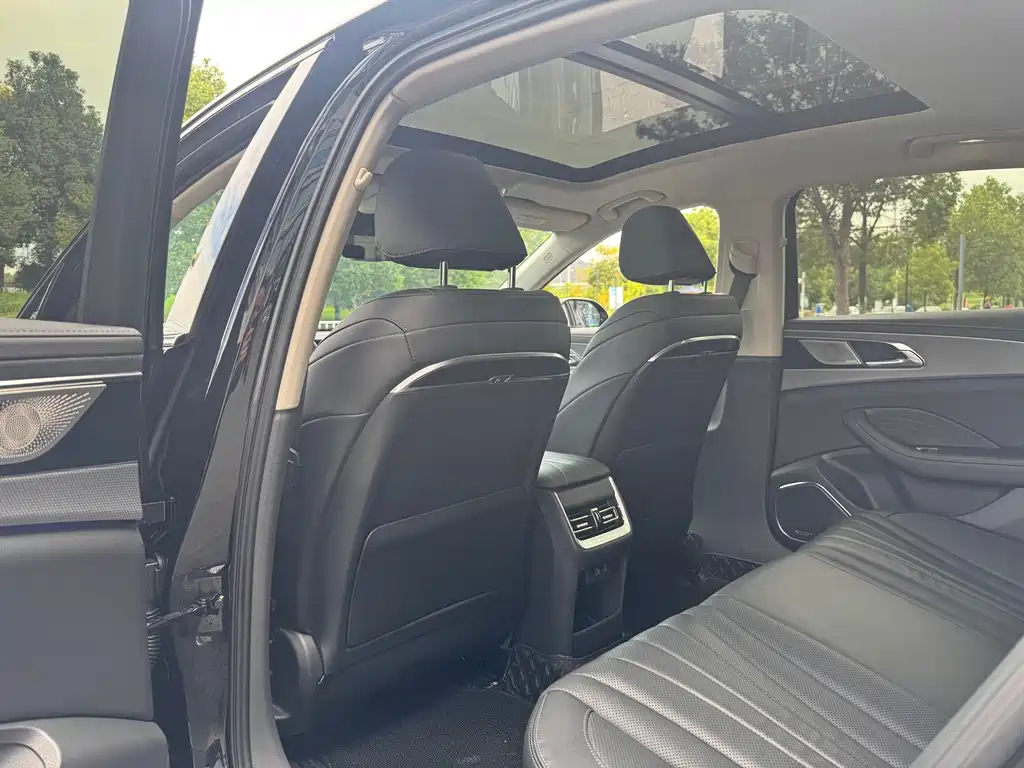 Hongqi Hongqi H5 — миниатюра 14