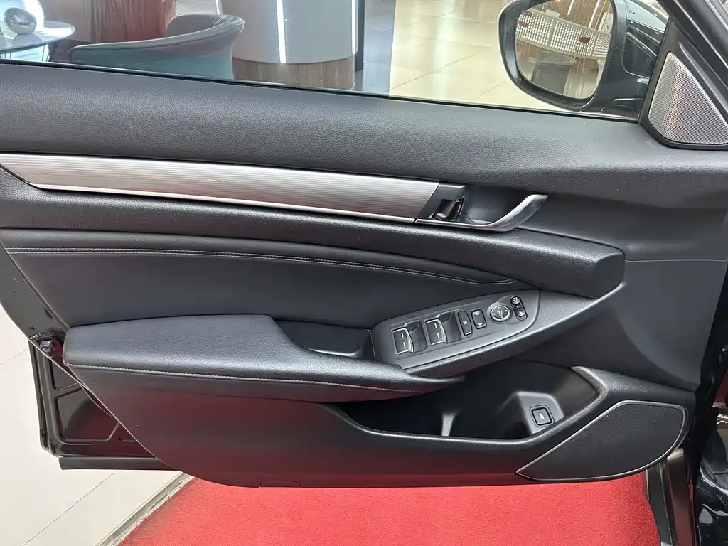 Honda Accord — миниатюра 10