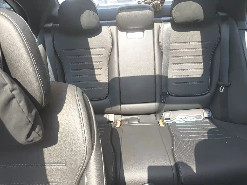 Mercedes-Benz C-Class — миниатюра 5