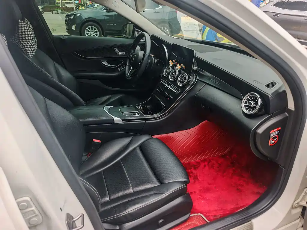Mercedes-Benz C-Class — миниатюра 7