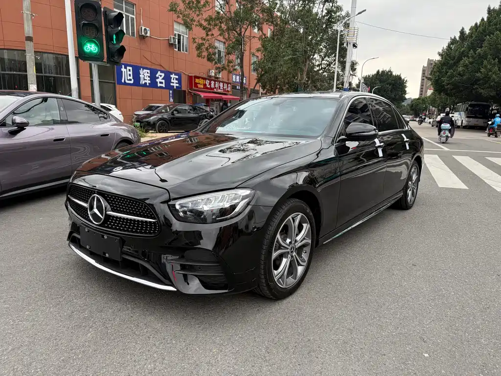 Mercedes-Benz E-Class 2022