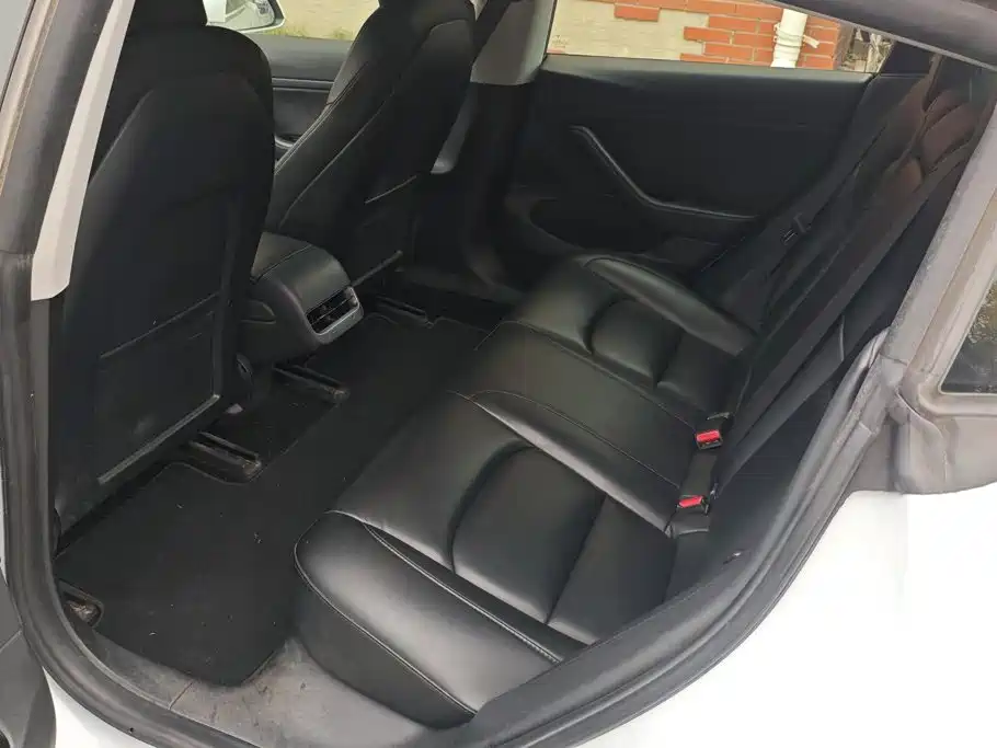 Tesla Model 3 — миниатюра 11