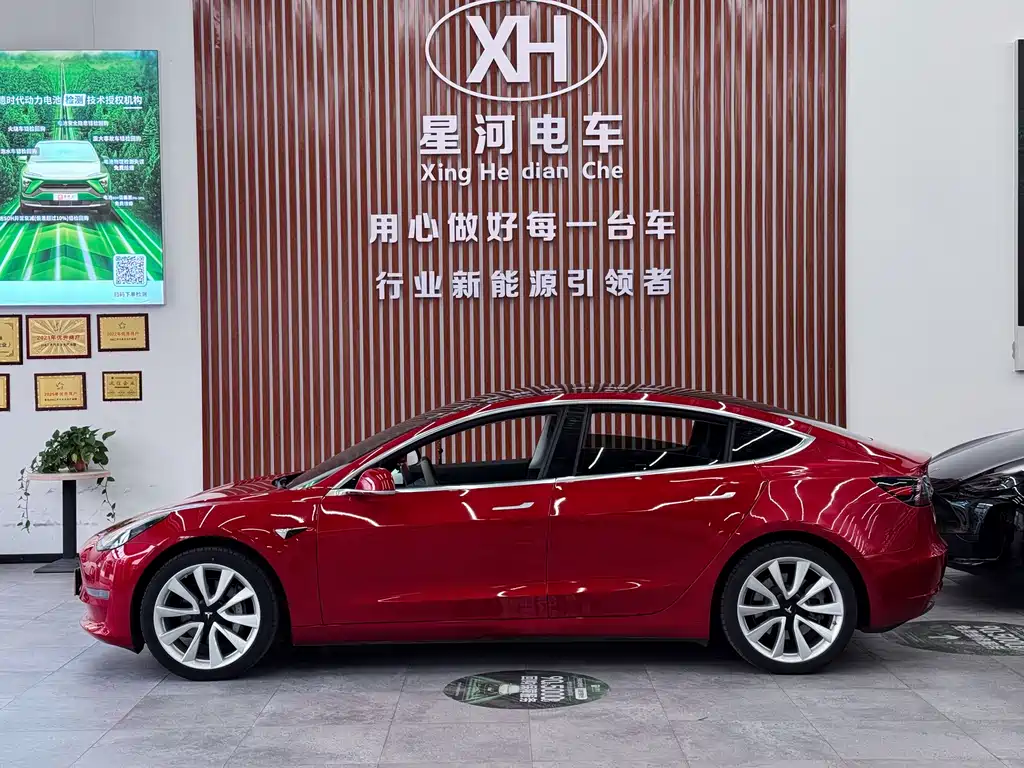 Tesla Model 3 — фотографии объявления, Фото 5