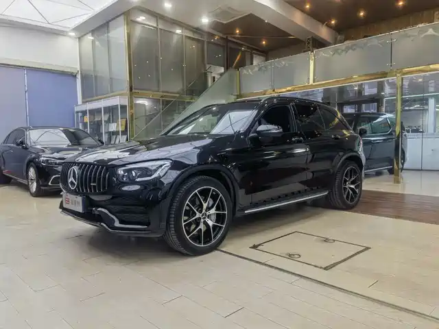 MERCEDES-BENZ GLC AMG
