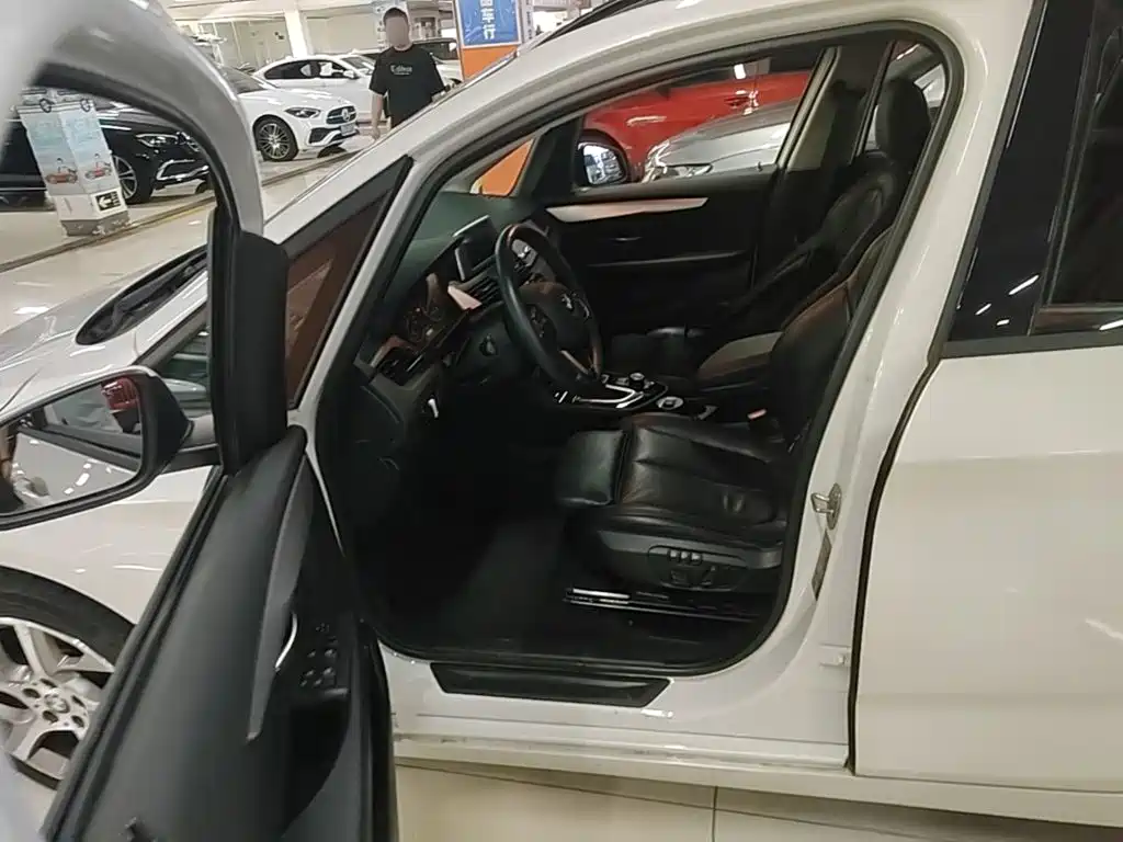 BMW 2 Series Active Tourer (Import) — миниатюра 15