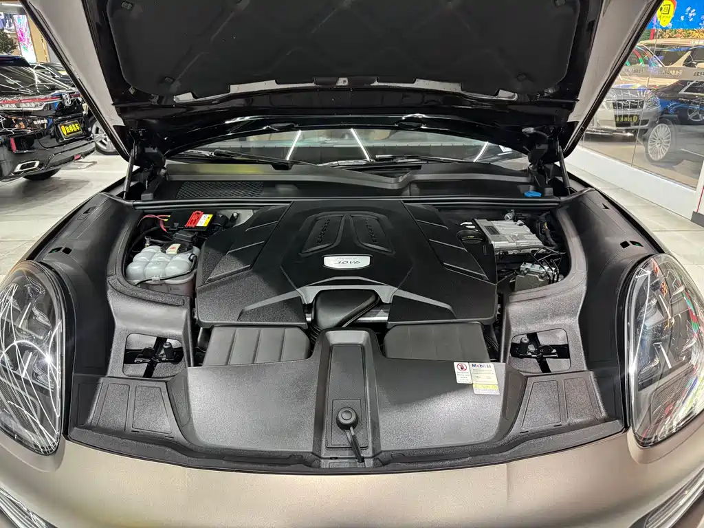 Porsche Cayenne — миниатюра 13