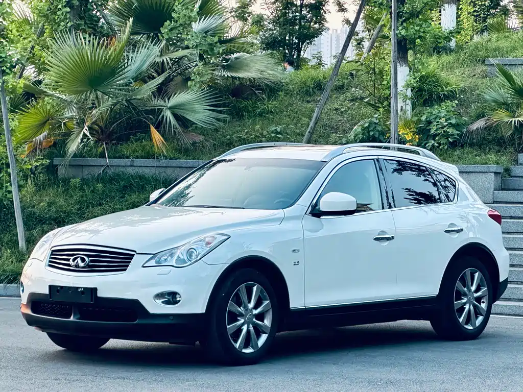 Infiniti QX50 2013 2.5L