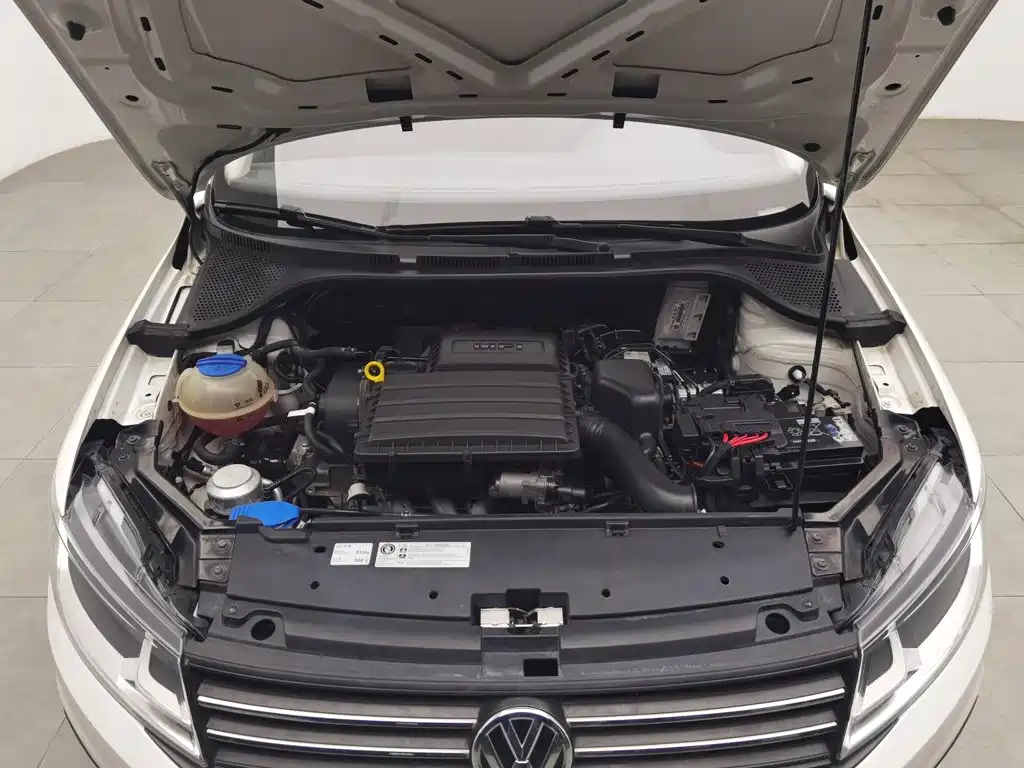 Volkswagen Santana — миниатюра 6