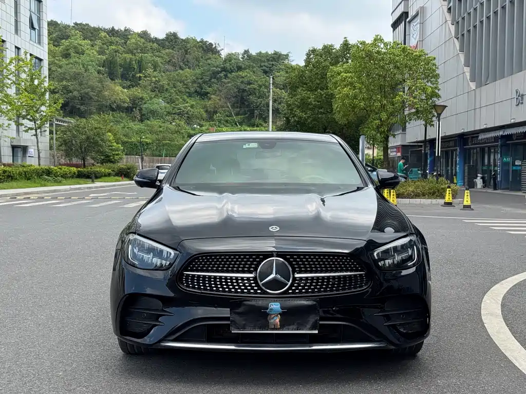 Mercedes-Benz E-Class — миниатюра 2