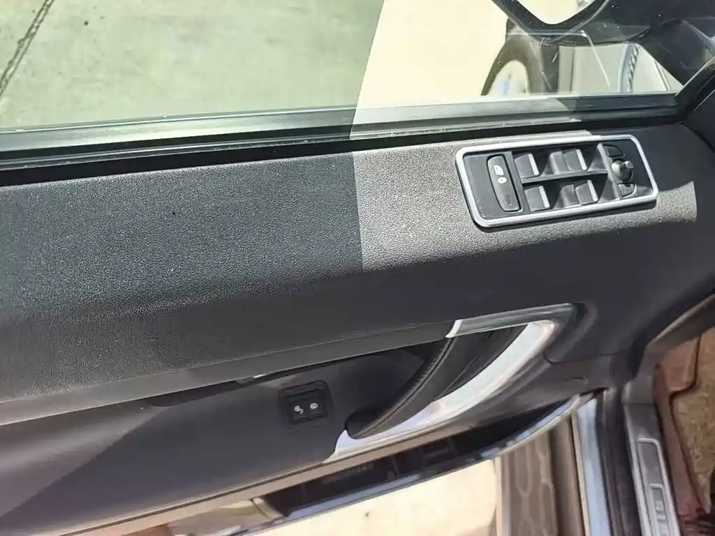 Land Rover Discovery Sport — миниатюра 4