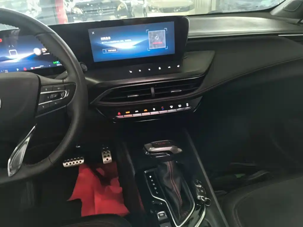 Buick Verano — миниатюра 13