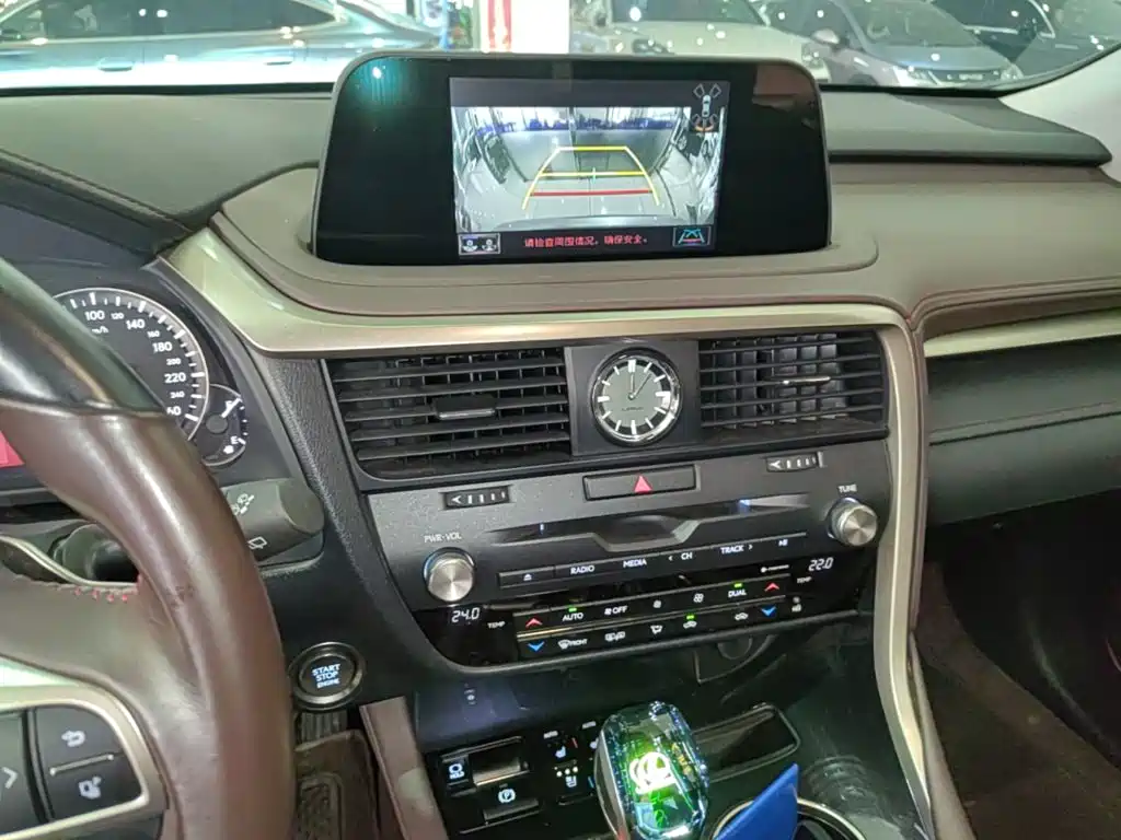 Lexus RX — миниатюра 13