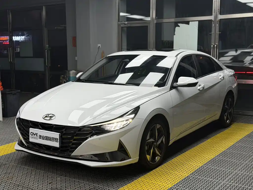 Hyundai Elantra 2023