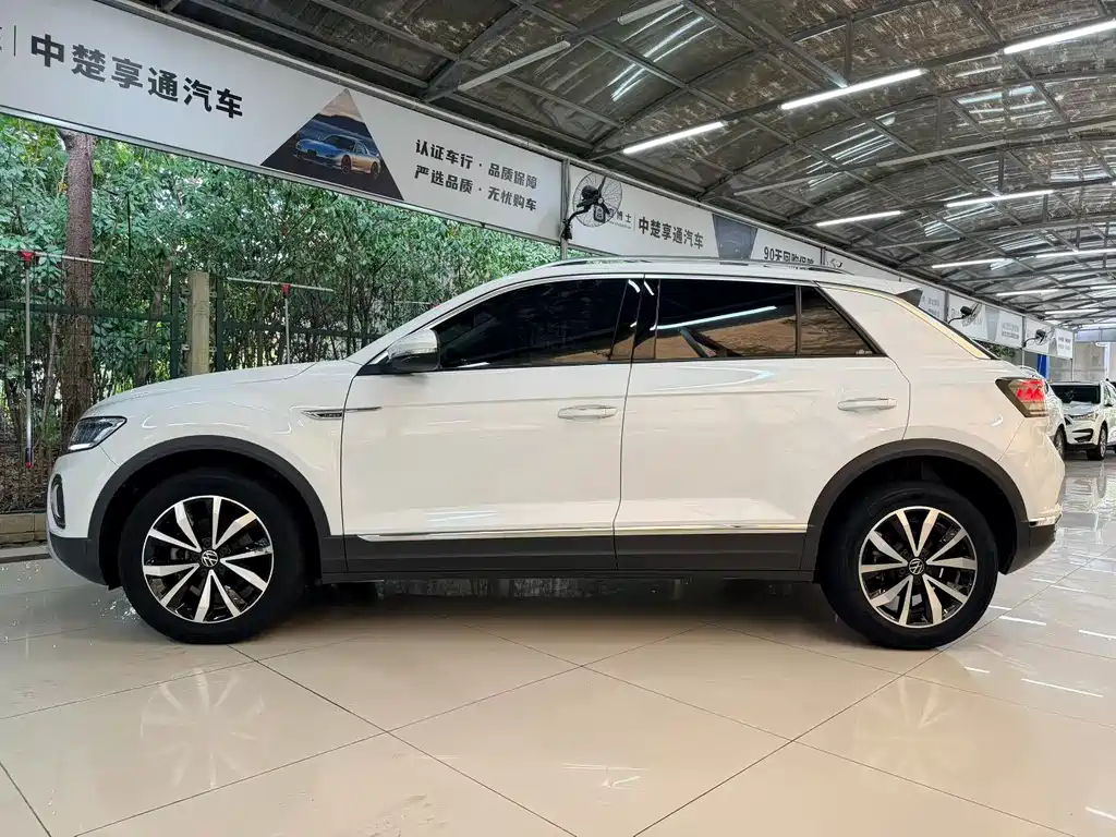 Volkswagen T-Roc — миниатюра 12