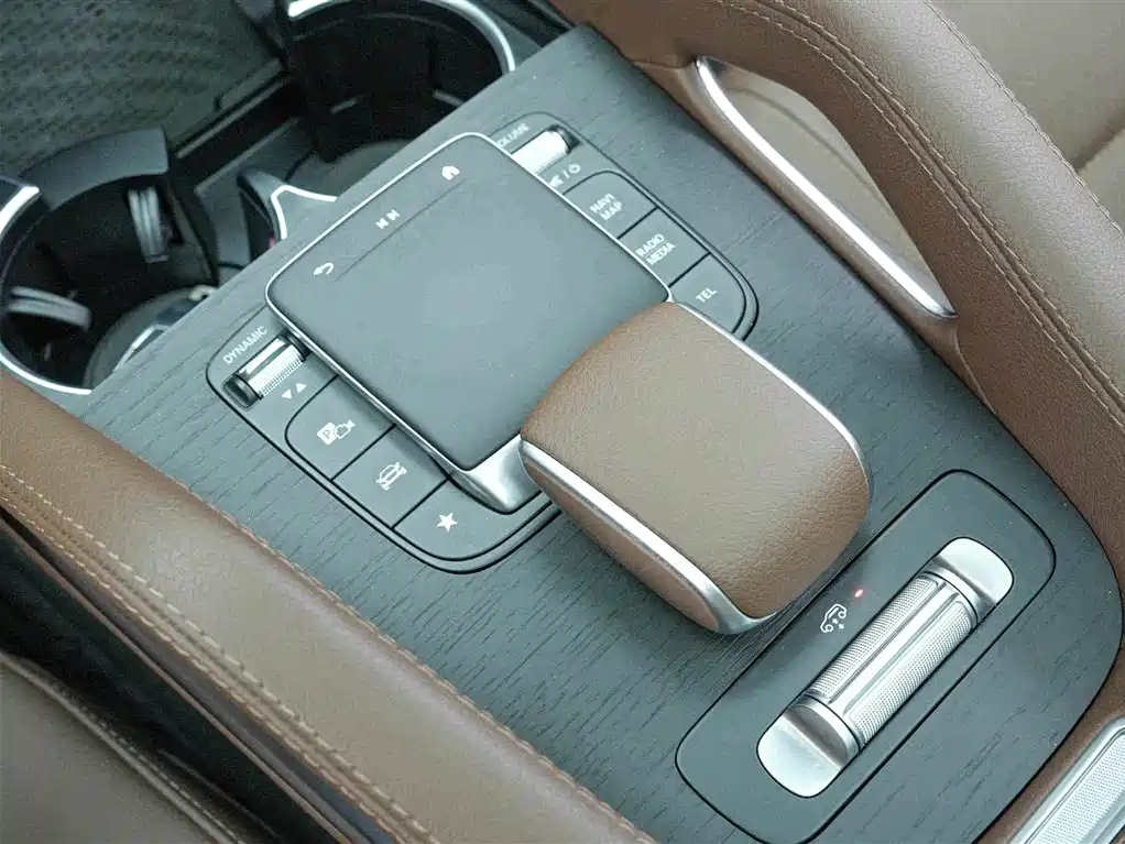 Mercedes-Benz GLE (Import) — миниатюра 10