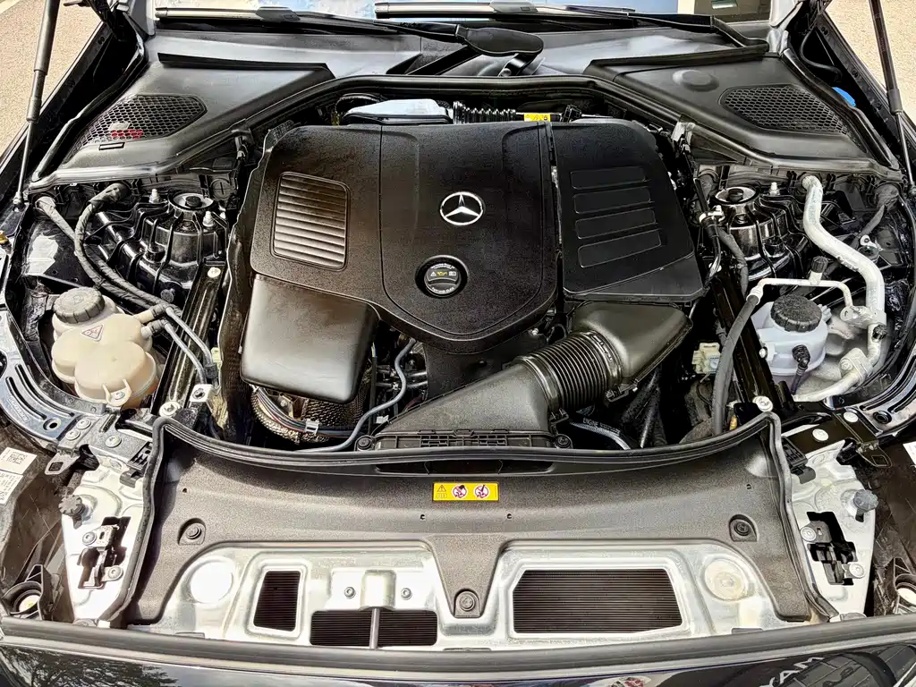 Mercedes-Benz E-Class — миниатюра 14