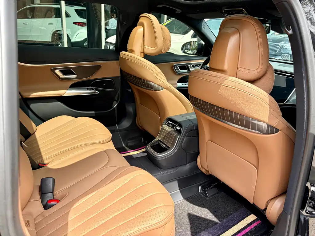 Mercedes-Benz E-Class — миниатюра 16