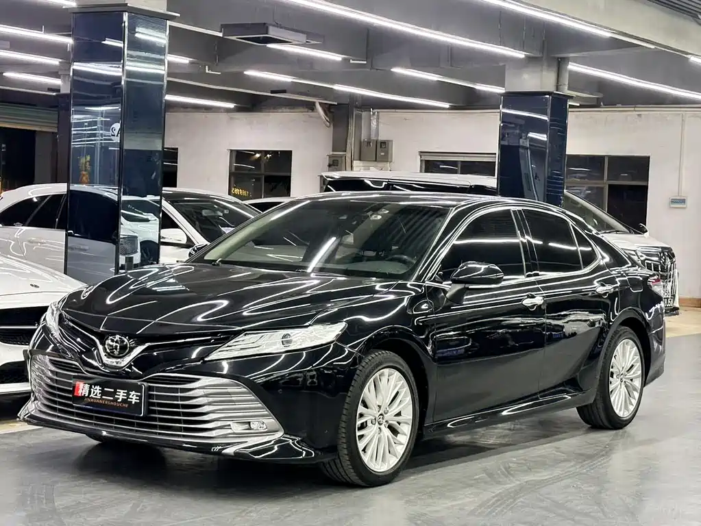TOYOTA CAMRY