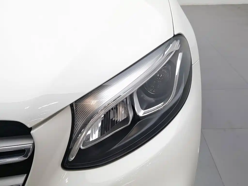 Mercedes-Benz GLC — миниатюра 7