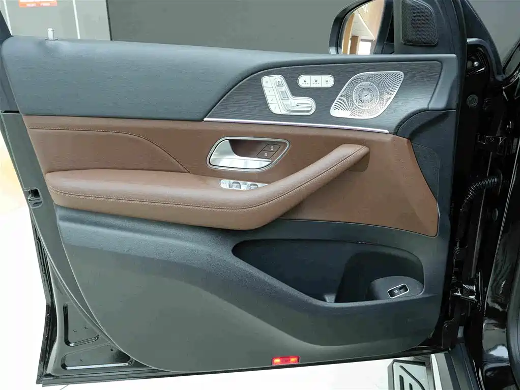 Mercedes-Benz GLE (Import) — миниатюра 14