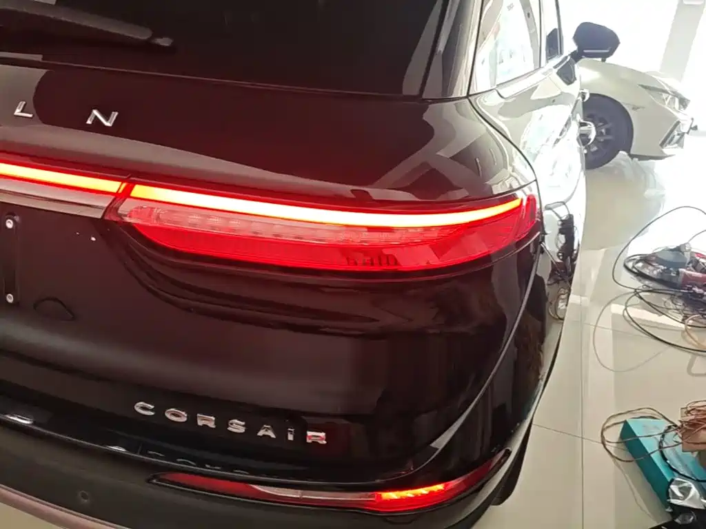 Lincoln Corsair — миниатюра 8