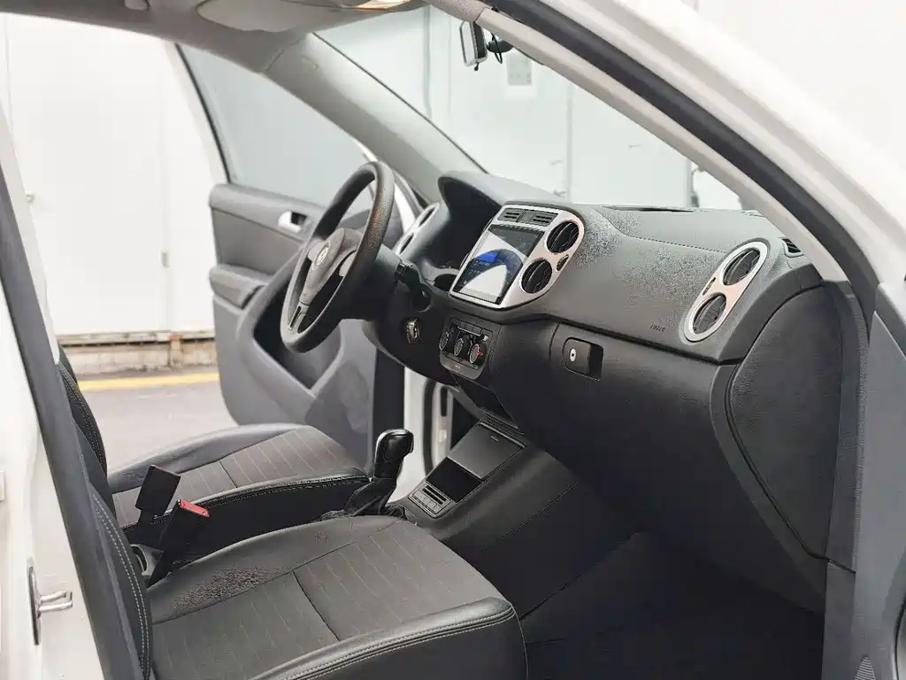 Volkswagen Tiguan 2016 300TSI AT