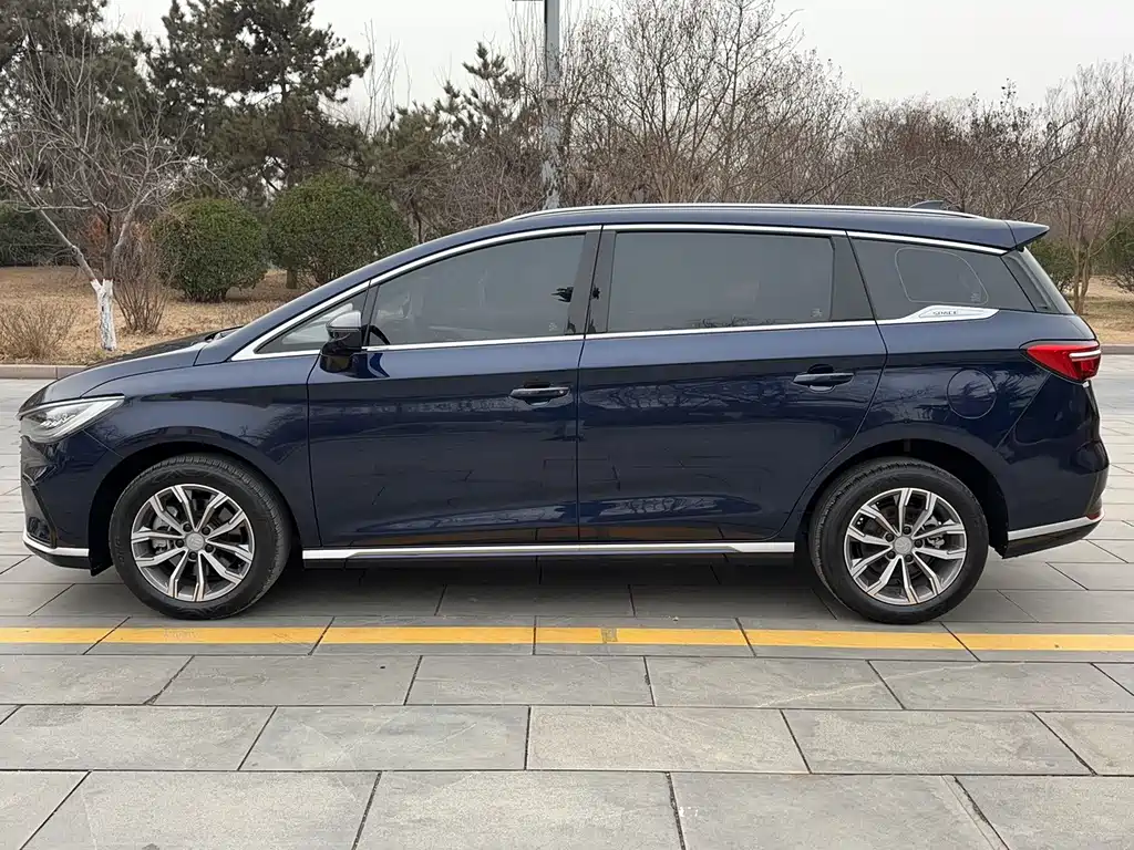 BYD SONG MAX