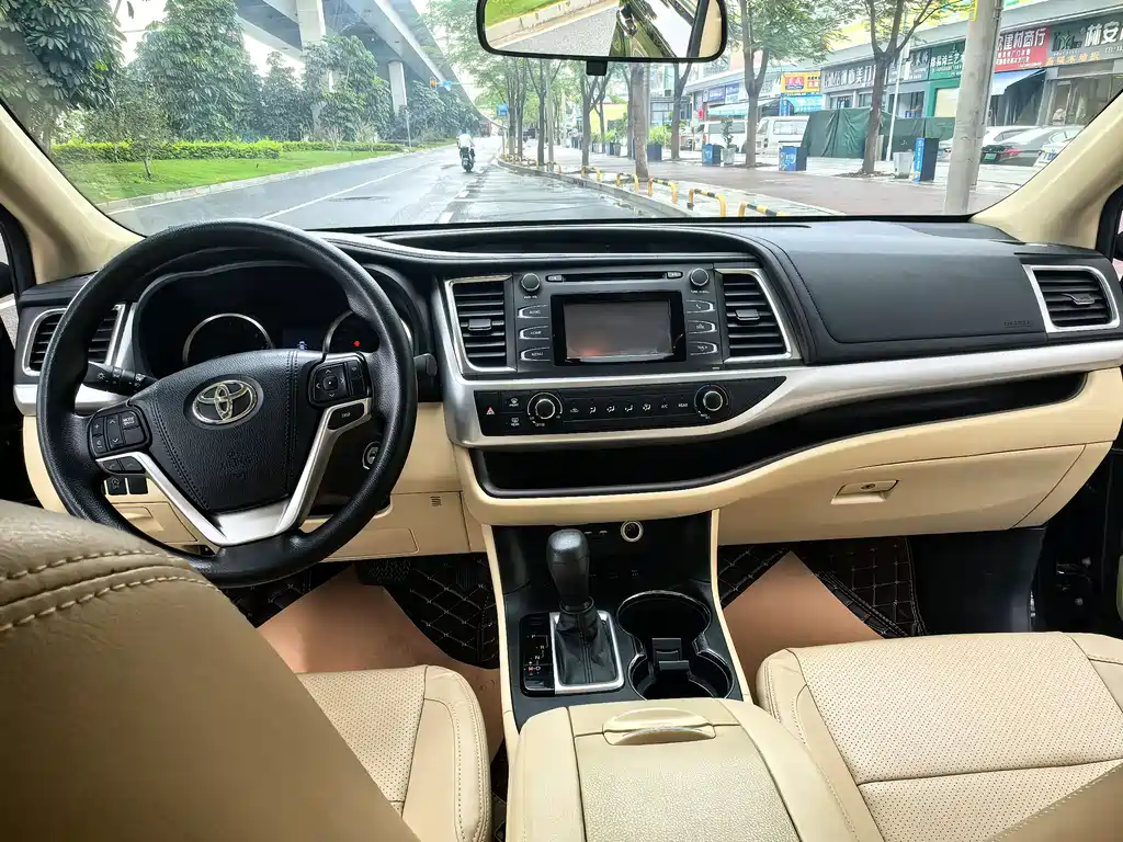 Toyota Highlander 2021 2.0T Elite 7 мест