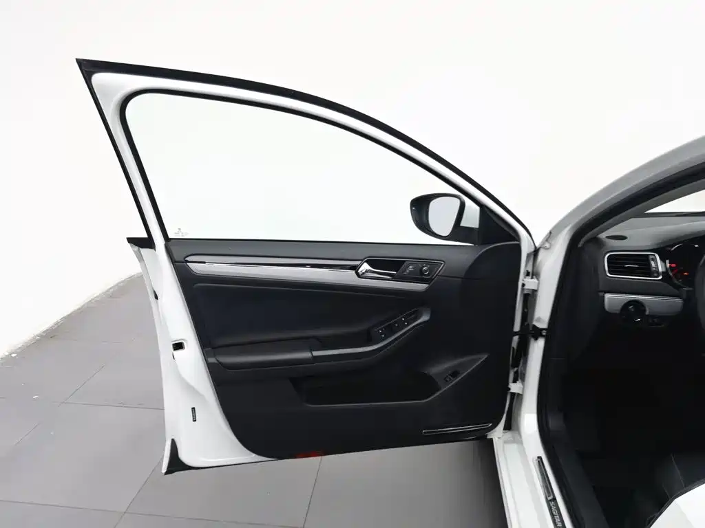 Volkswagen Sagitar — миниатюра 8