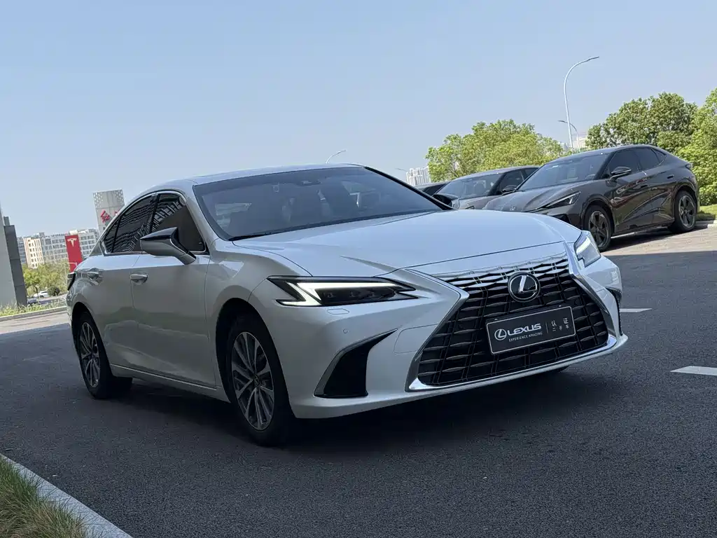 Lexus ES — миниатюра 3