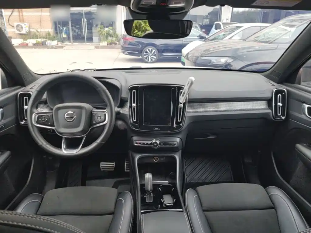 Volvo XC40 NEV — миниатюра 10
