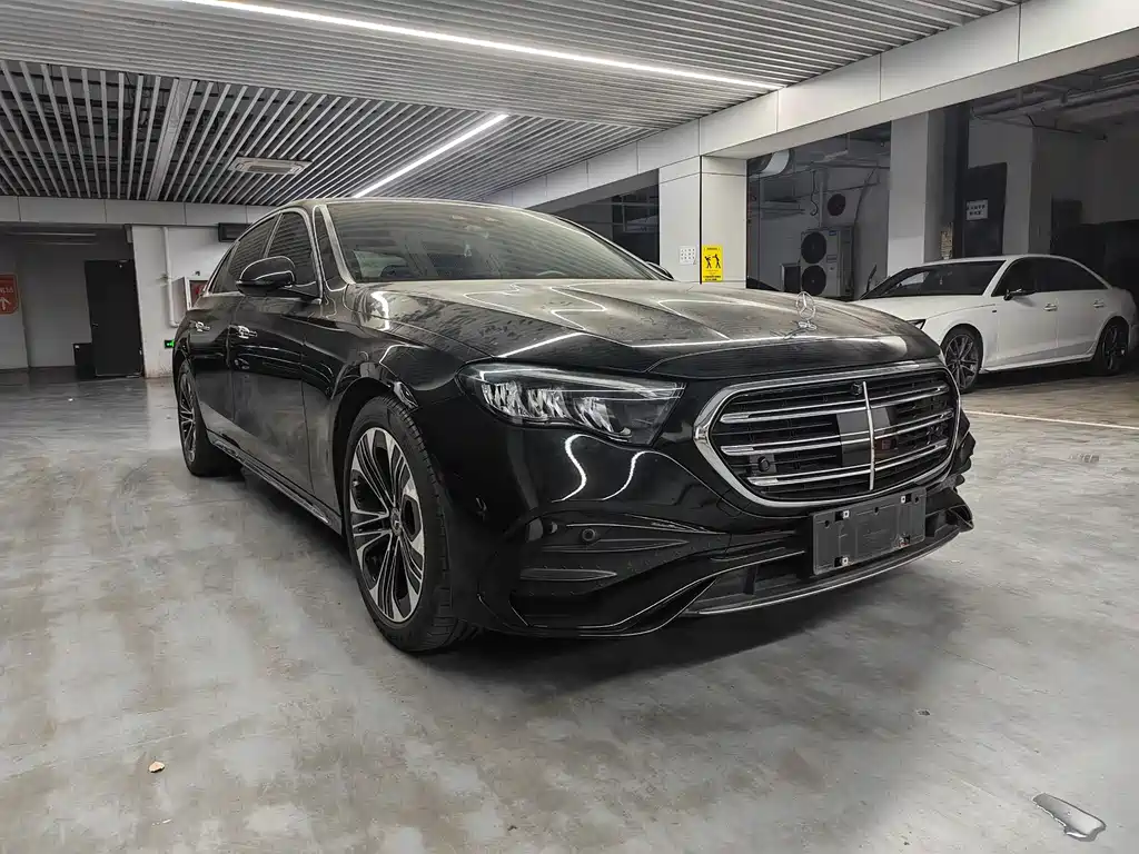 Mercedes-Benz E-Class — миниатюра 3
