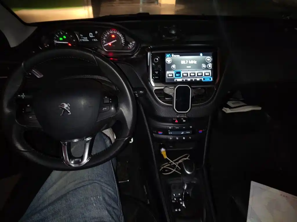 Peugeot 2008 — миниатюра 9