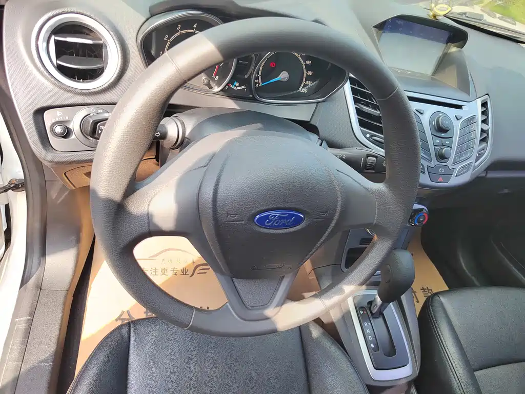 Ford Fiesta — миниатюра 10