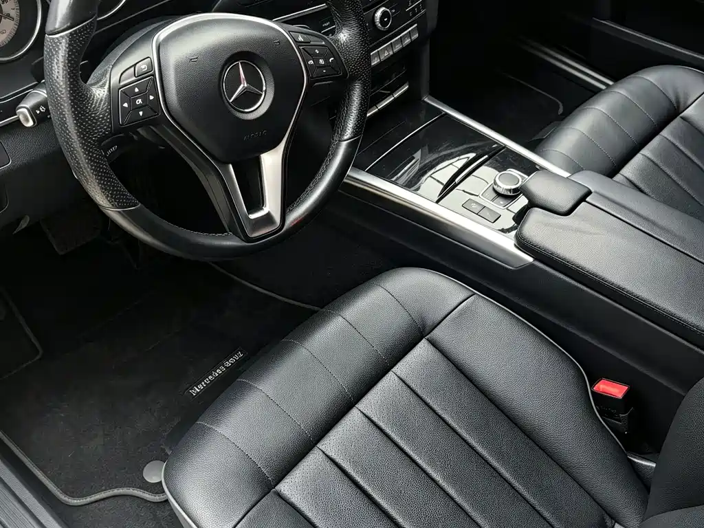 Mercedes-Benz E-Class — миниатюра 6