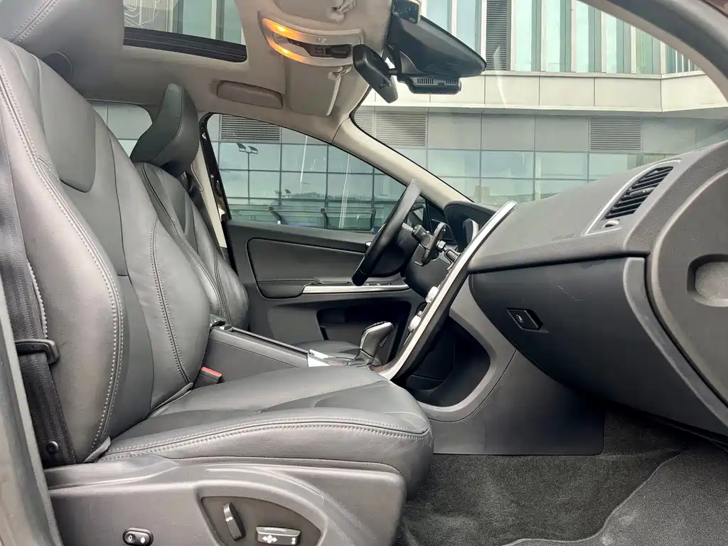 Volvo XC60 T5 Smart Advanced Upgrade Edition, фото 11