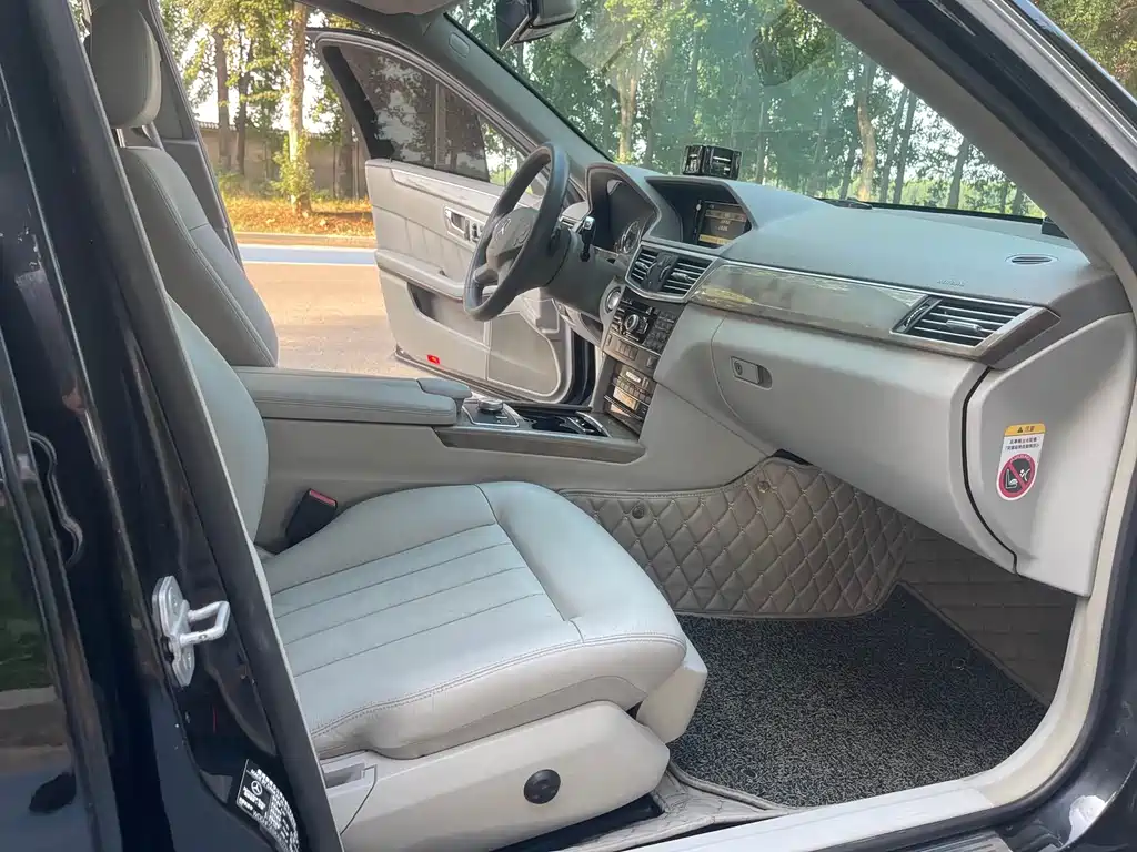 Mercedes-Benz E-Class (Import) — миниатюра 10