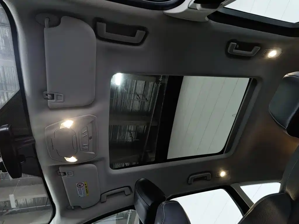 Ford Kuga — миниатюра 14