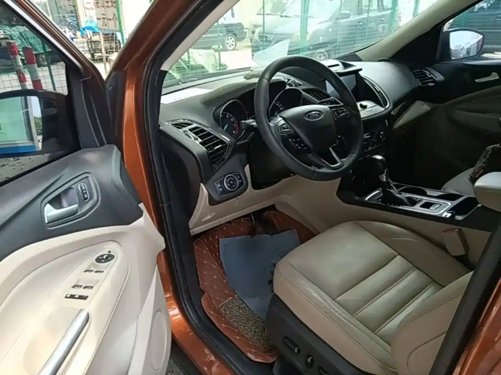 Ford Kuga — миниатюра 16