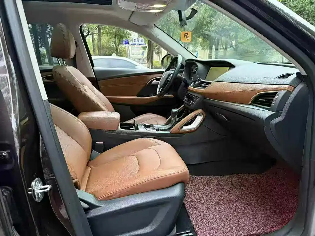 Borgward BX7 — миниатюра 6