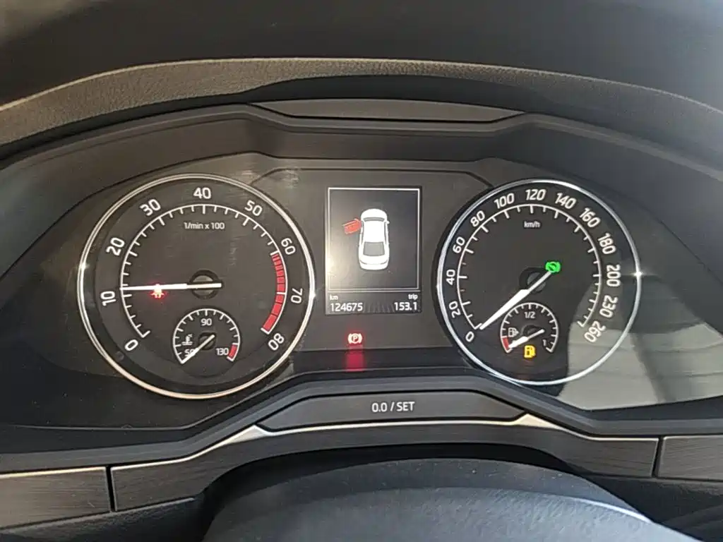 Skoda Superb — миниатюра 12