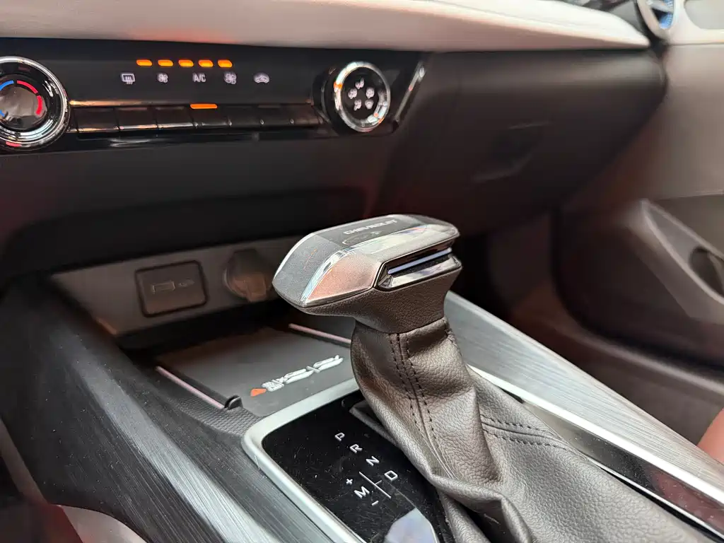 Chevrolet Monza — миниатюра 7