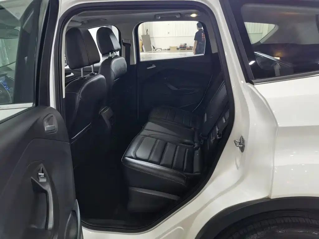 Ford Kuga — миниатюра 15